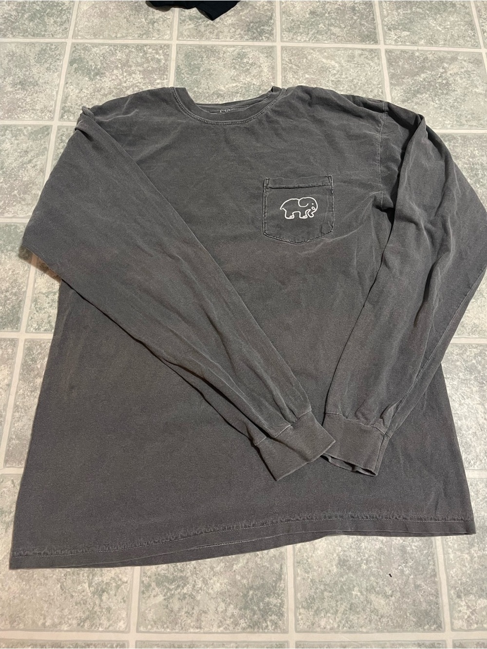 ivory ella Long-Sleeve Pocket Tee in Charcoal Gray with Elephant Logo